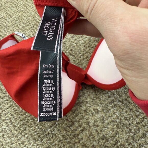 Victoria’s Secret Very Sexy Shine Strap Red Push up Bra 32DDD EUC Bling Straps - Picture 2 of 6
